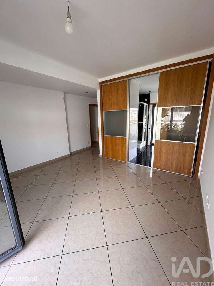 Moradia geminada T5 em Charneca de Caparica e Sobreda de 166 m2 - Grande imagem: 5/34