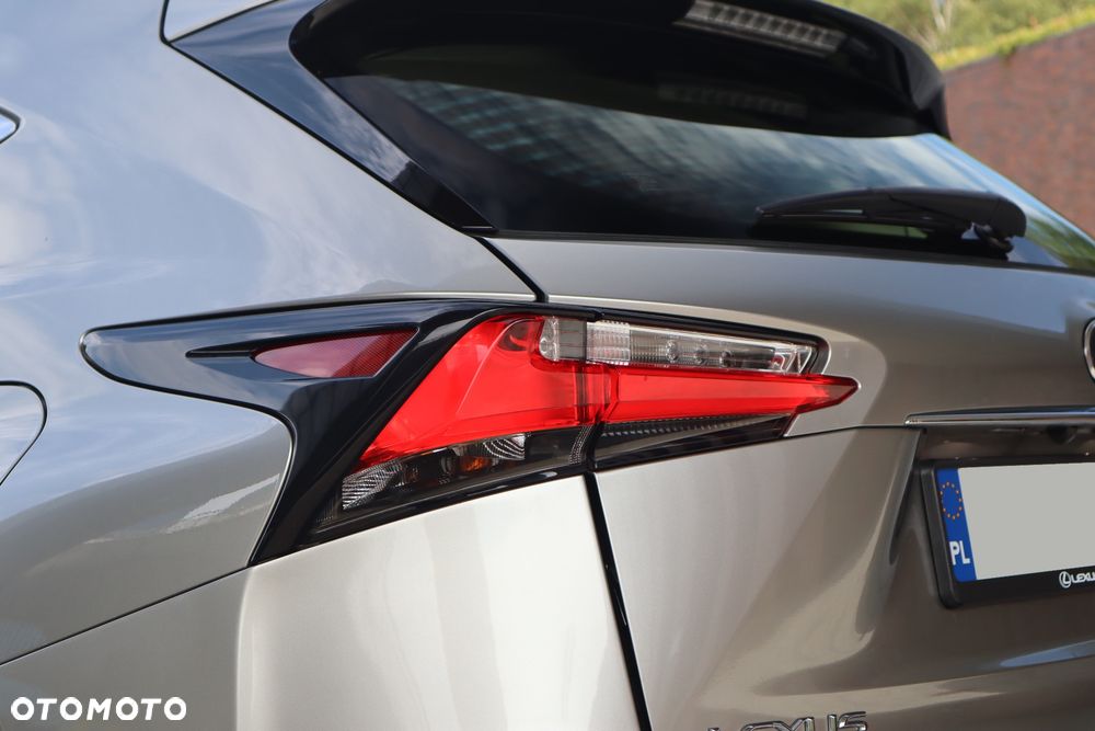 Lexus NX 300h Comfort AWD - 11