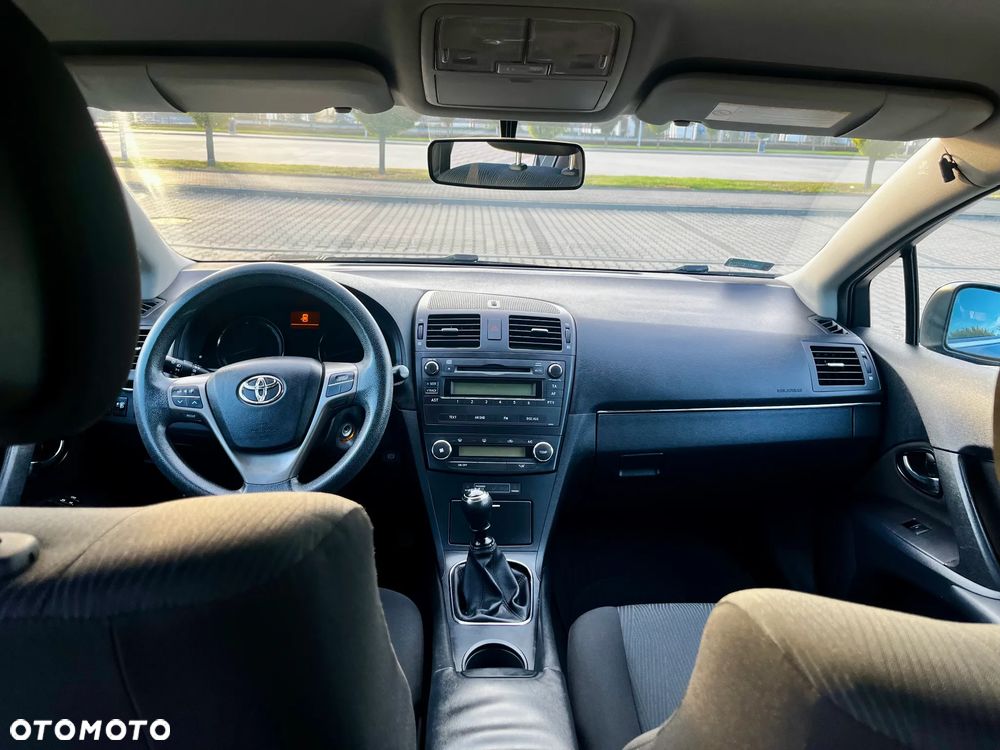 Toyota Avensis 1.8 Luna - 15