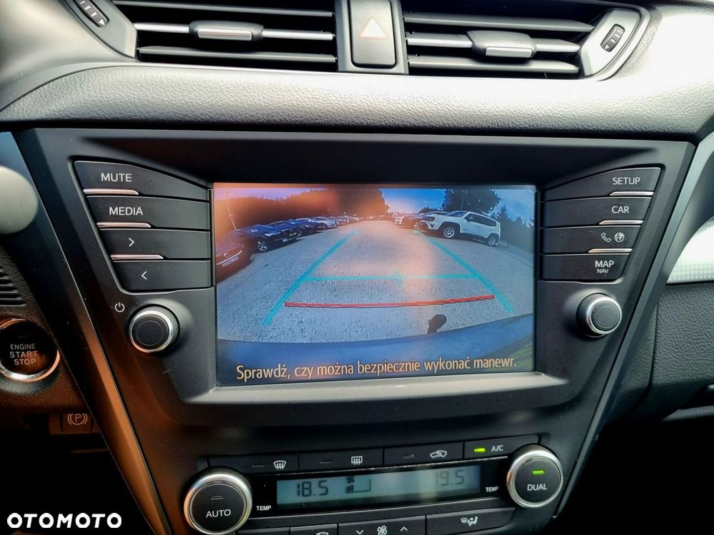 Toyota Avensis 1.8 Premium MS - 19