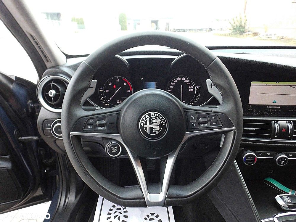 Alfa Romeo Giulia 2.2 AT8 Business - 28