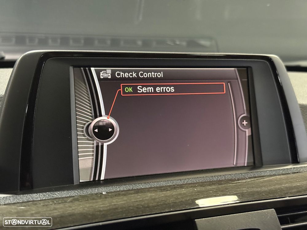 BMW 318 d Touring Auto Line Luxury - 12