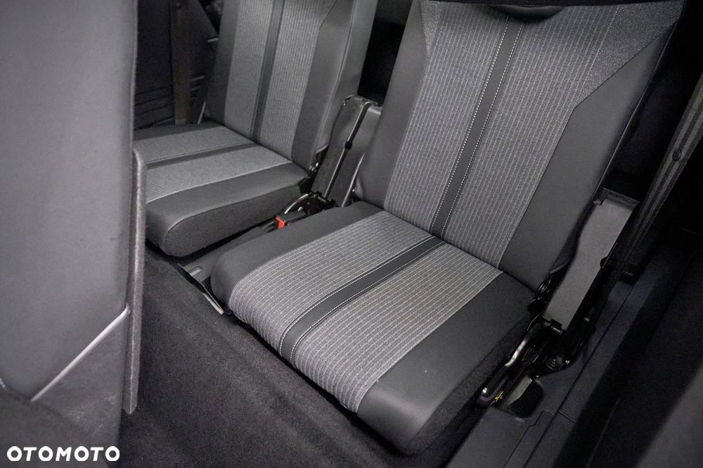 Peugeot 5008 BlueHDi 130 EAT8 Allure Pack - 28