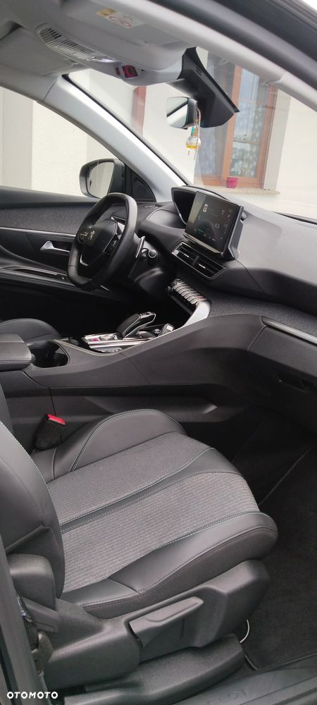 Peugeot 3008 1.6 PureTech HYbrid Allure S&S EAT8 - 17