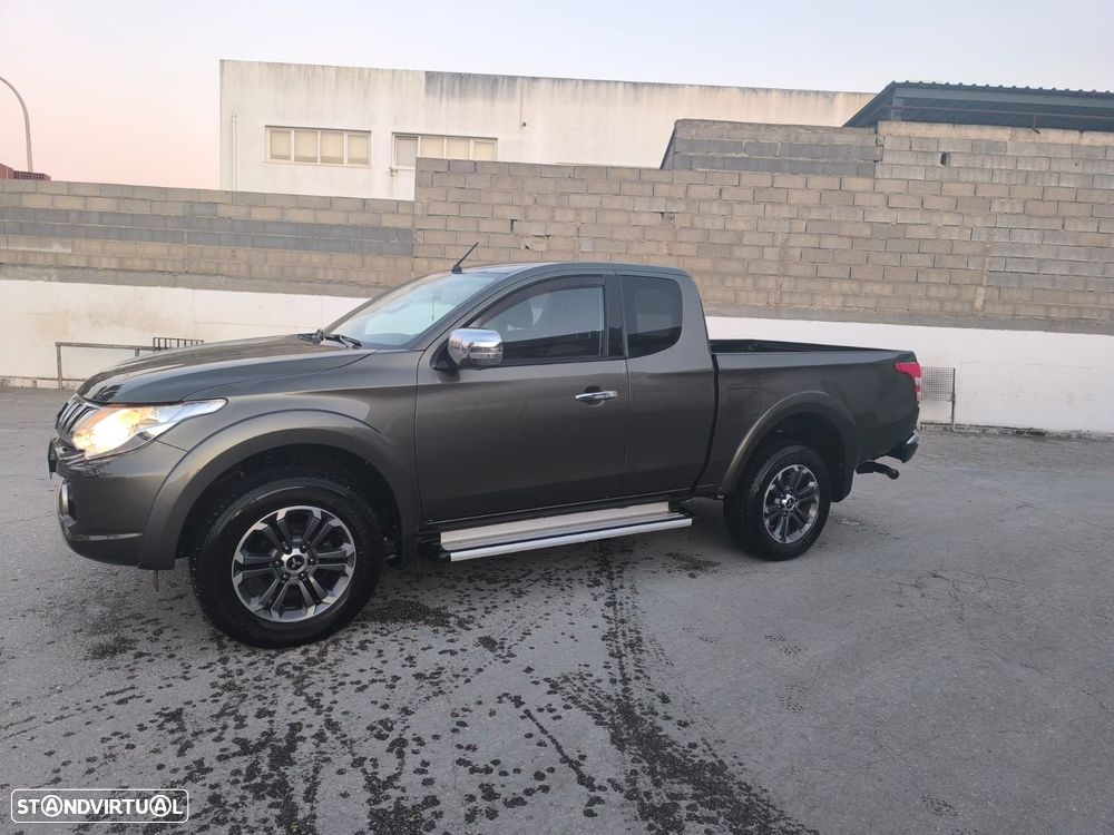 Mitsubishi L200 2.4 DI-D CD Instyle Sportb.Strakar 4WD - 1