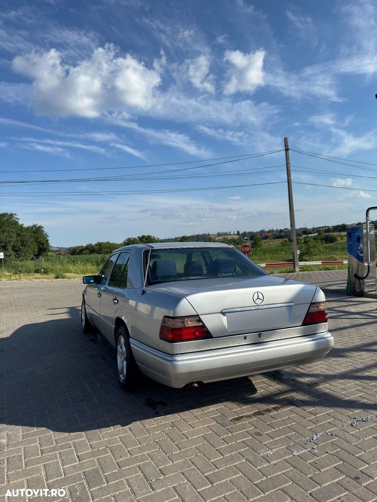 Mercedes-Benz E - 4