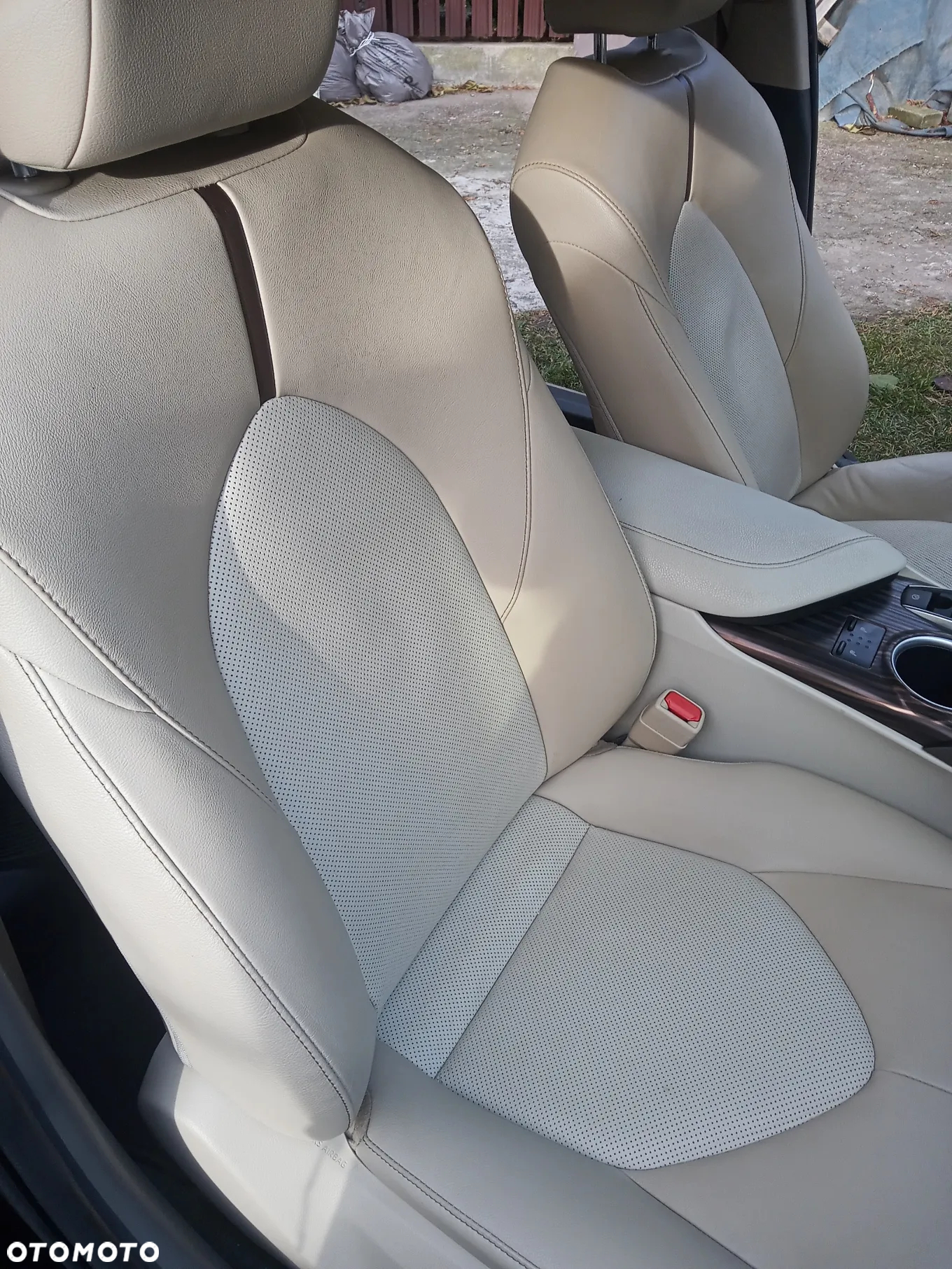 Toyota Camry 2.5 Hybrid Executive CVT - 11