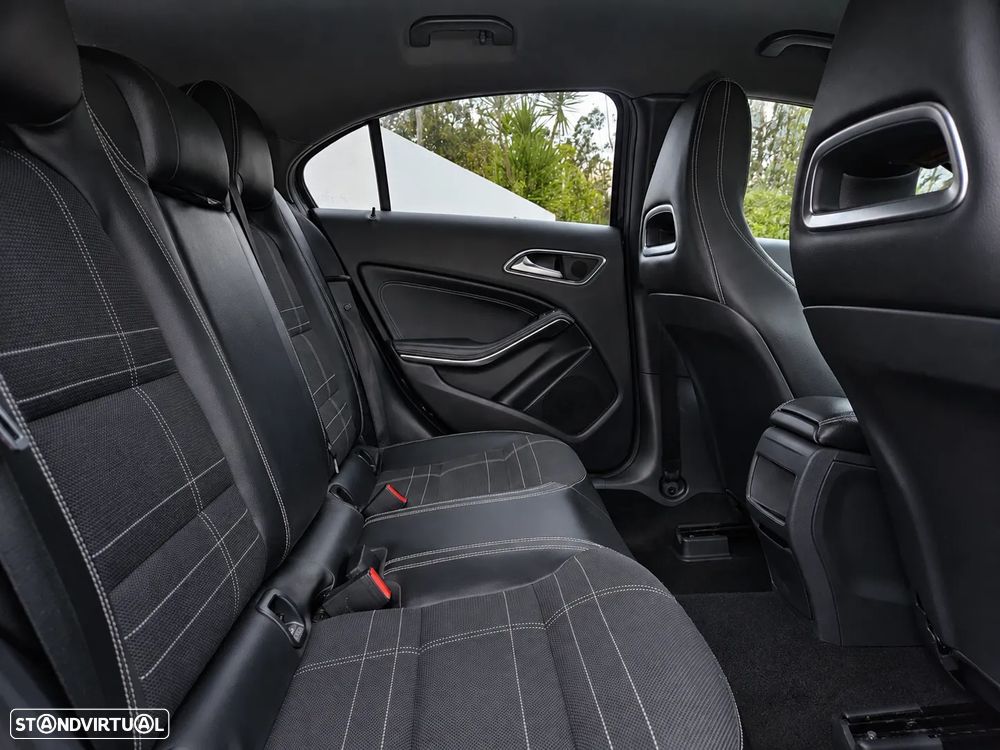 Mercedes-Benz A 180 d AMG Line Aut. - 12
