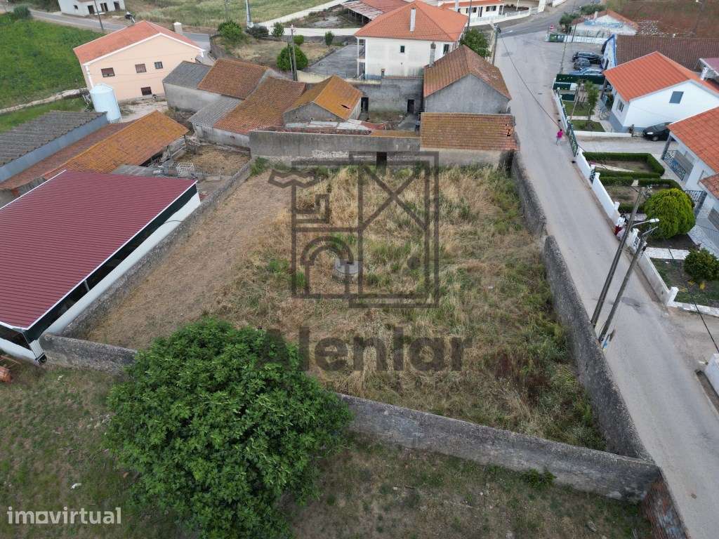 Prédio Misto com 800 m2 de terreno - Bispeira, Sobral de Monte Agraço - Grande imagem: 2/19