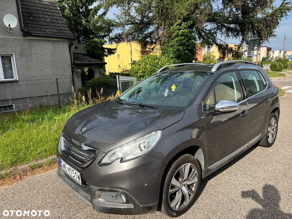 Peugeot 2008 1.2 Pure Tech Allure S&S - 11