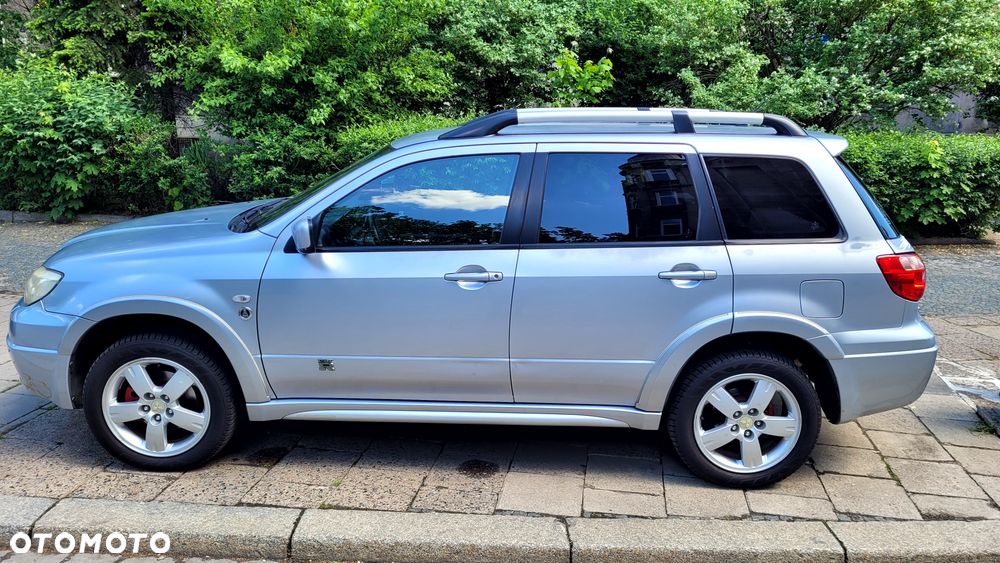 Mitsubishi Outlander - 8