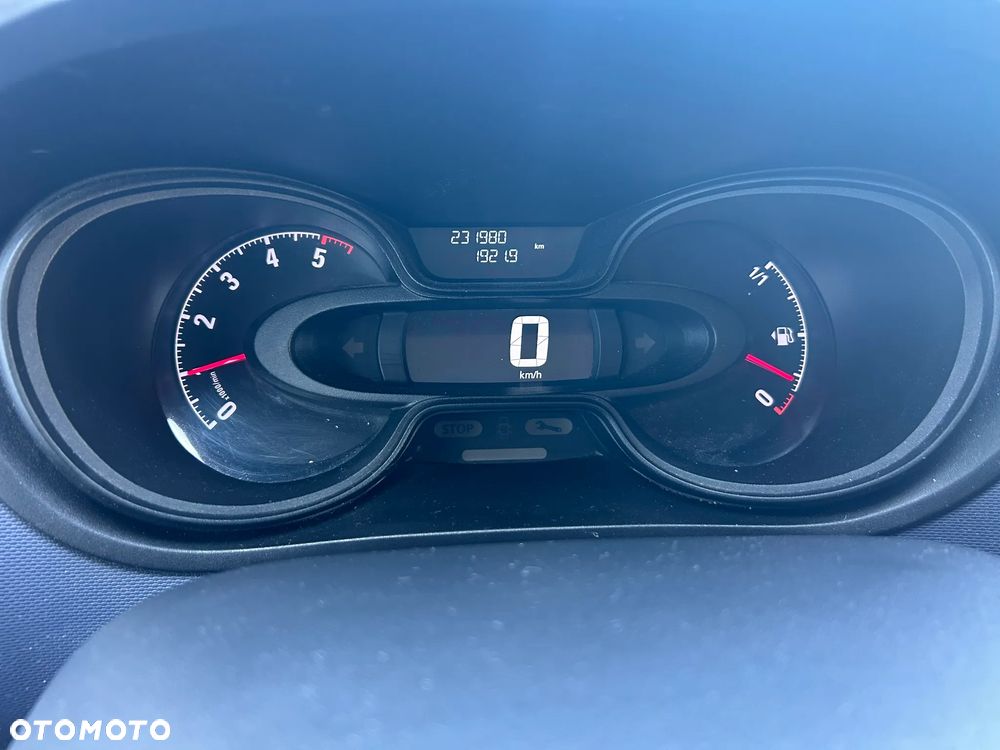Opel VIVARO - 12