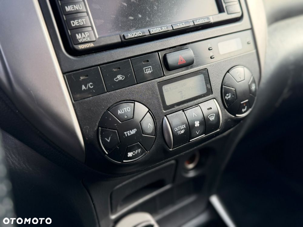 Toyota RAV4 2.0 D-4D Prestige - 26