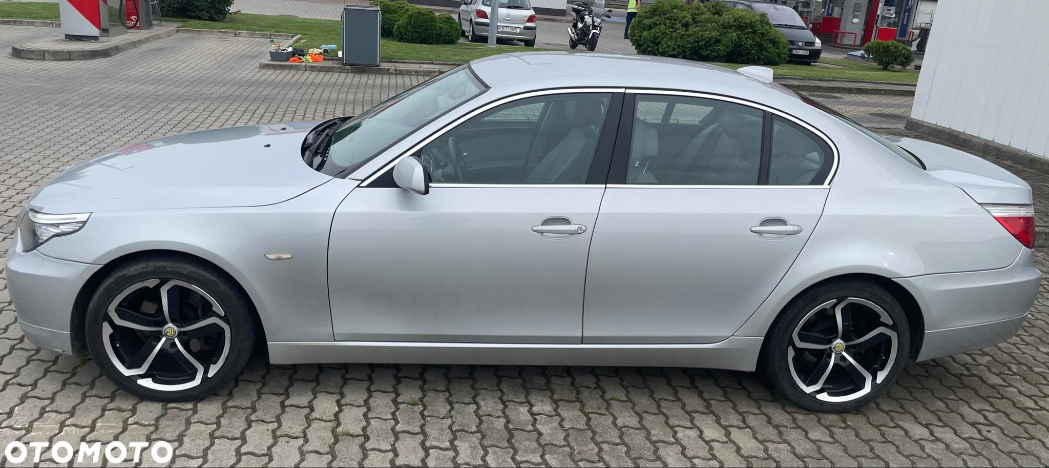 BMW Seria 5 525i - 14