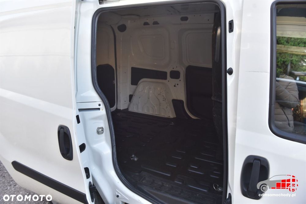 Opel COMBO - 19
