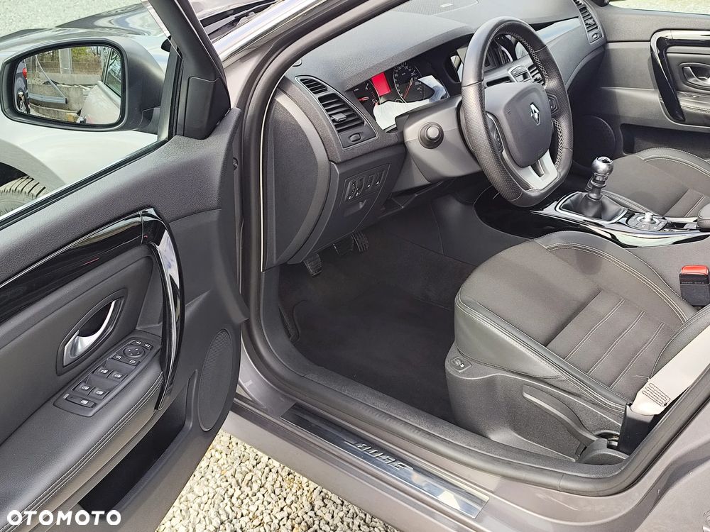 Renault Laguna dCi 150 FAP Start-Stop Bose Edition - 17
