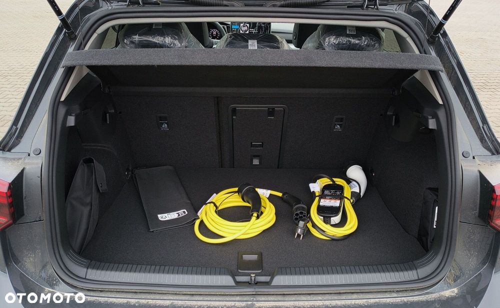 Volkswagen Golf - 20