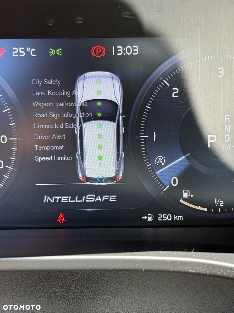 Volvo XC 40 - 21