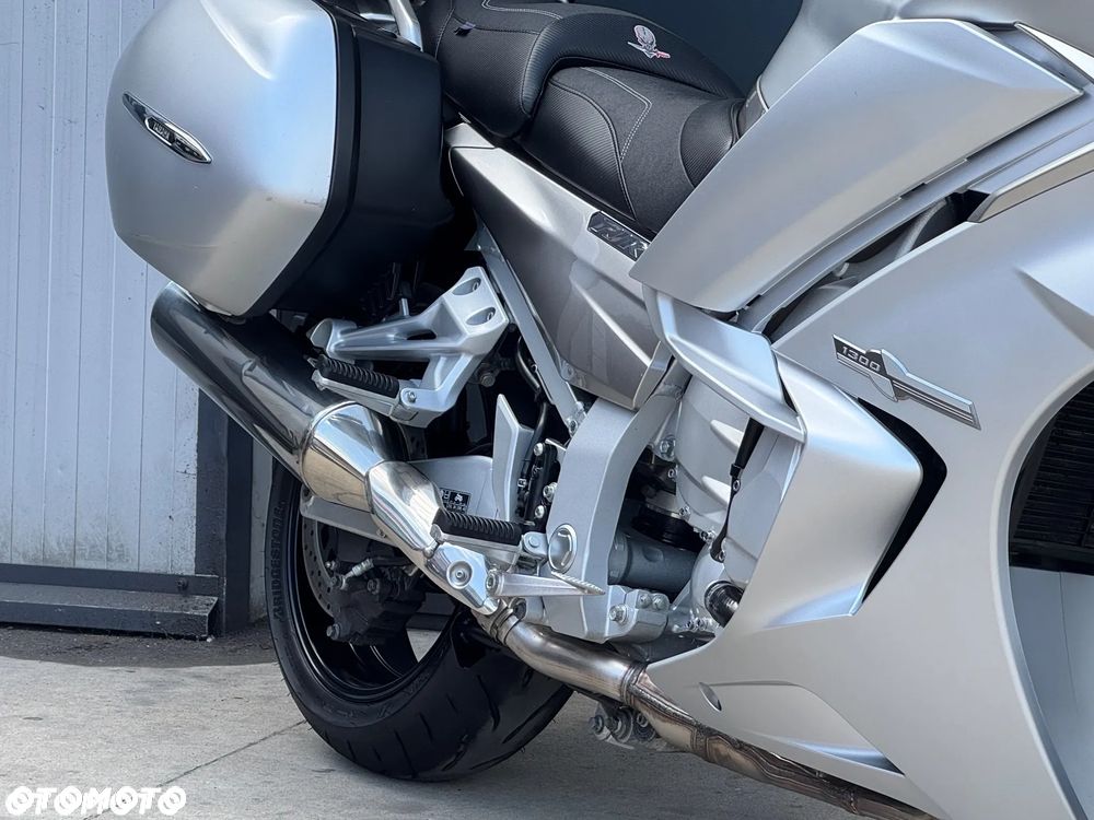 Yamaha FJR - 6