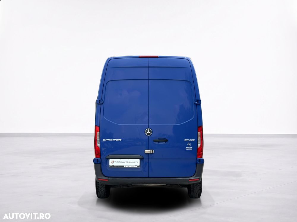 Mercedes-Benz Sprinter - 5