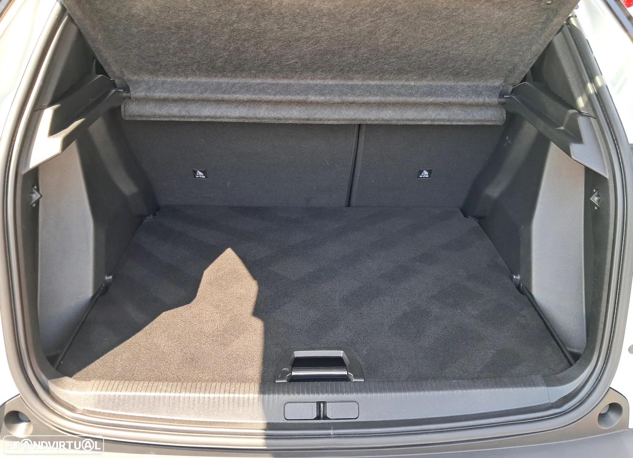Peugeot 2008 1.2 PureTech GT - 13