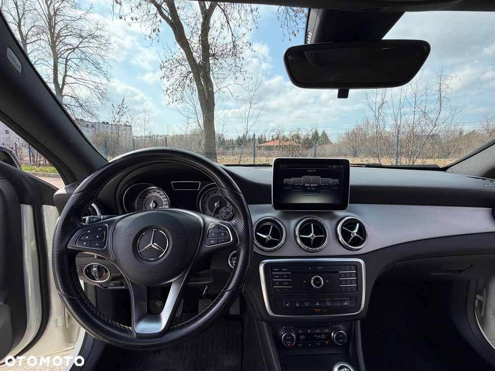 Mercedes-Benz CLA 200 Peak Edition - 11