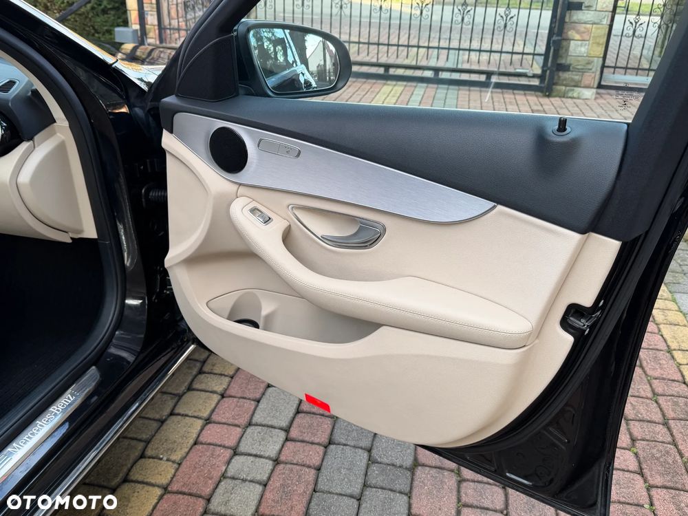 Mercedes-Benz Klasa C 180 9G-TRONIC Avantgarde - 29