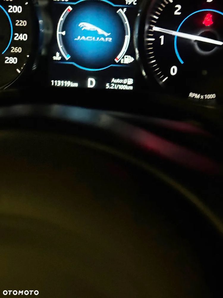 Jaguar XE 2.0 D Prestige - 18
