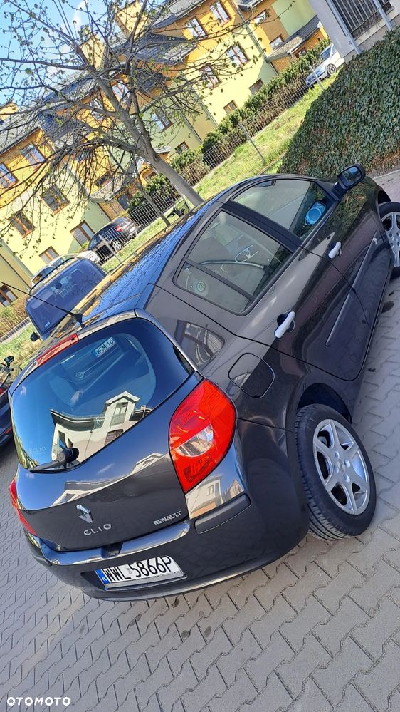 Renault Clio - 12