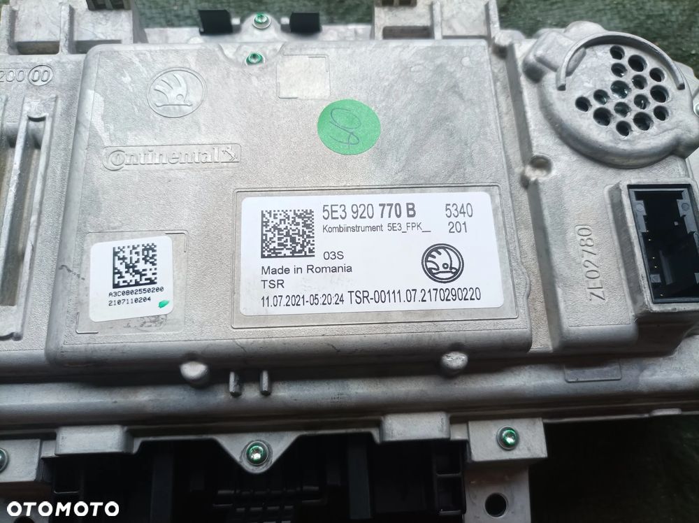 Skoda Octavia IV 4 licznik zegar virtual 5E3920770B - 4