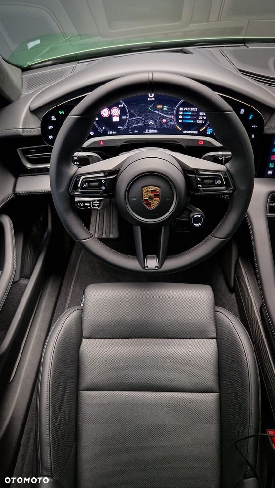 Porsche Taycan - 12