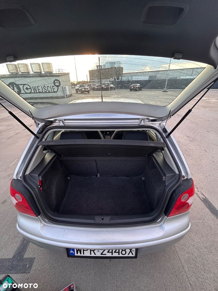 Volkswagen Polo 1.4 16V Comfortline - 6