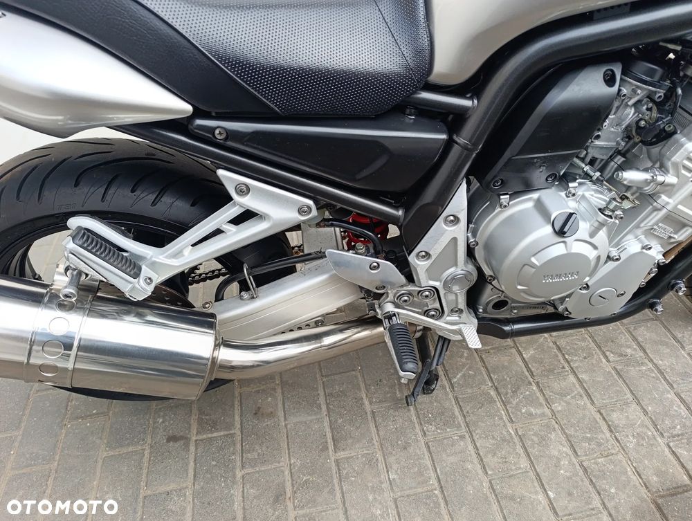 Yamaha FZS - 25