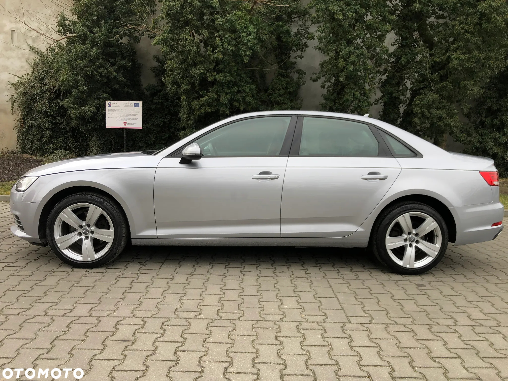 Audi A4 2.0 TDI S tronic - 5