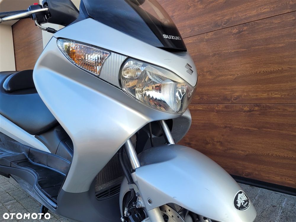 Suzuki Burgman - 4
