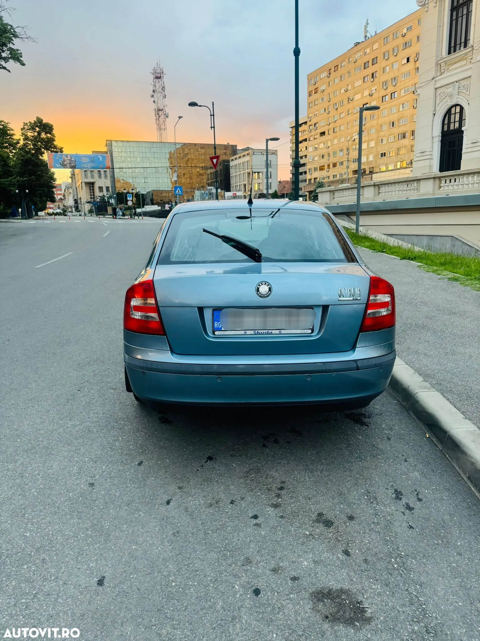 Skoda Octavia 1.6 FSI Elegance Aut - 5