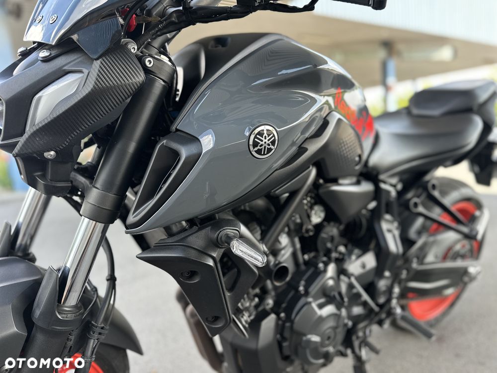 Yamaha MT - 27