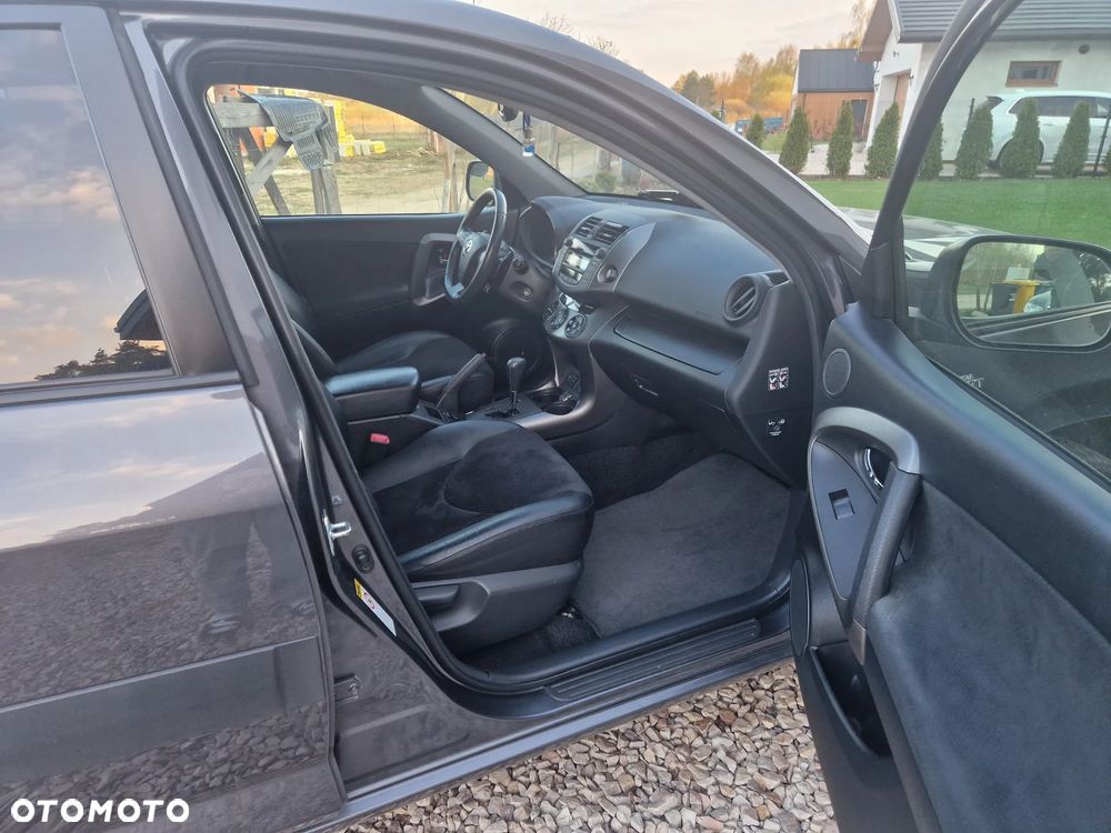 Toyota RAV4 2.2 D-4D 4x4 Automatik Executive - 5