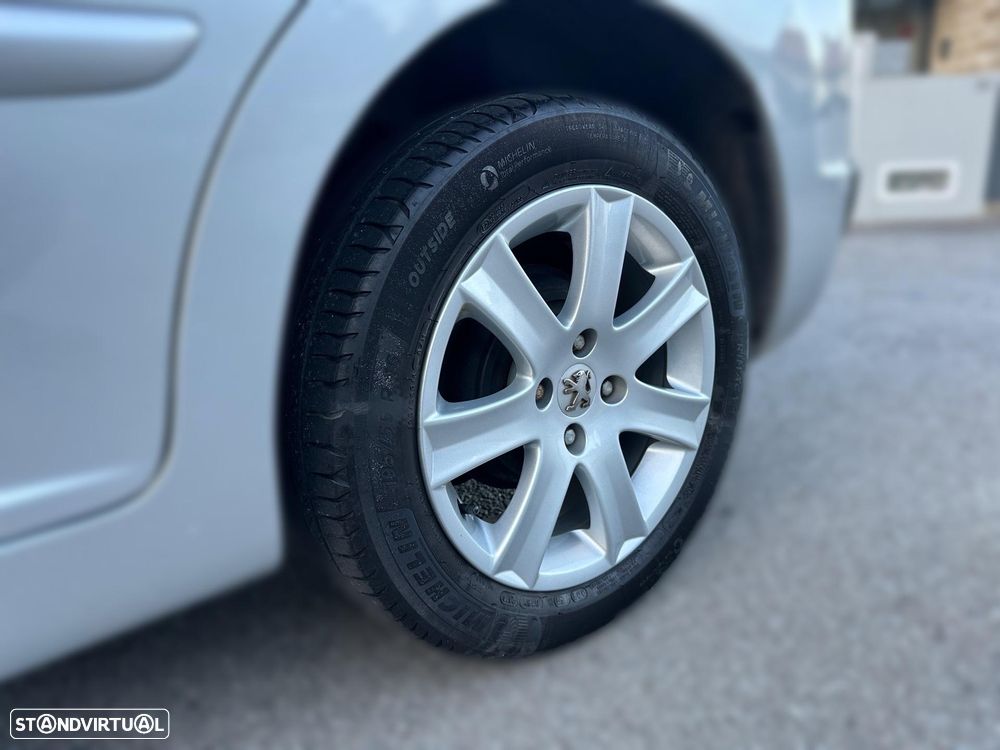 Peugeot 207 SW 1.6 HDi Sport - 12
