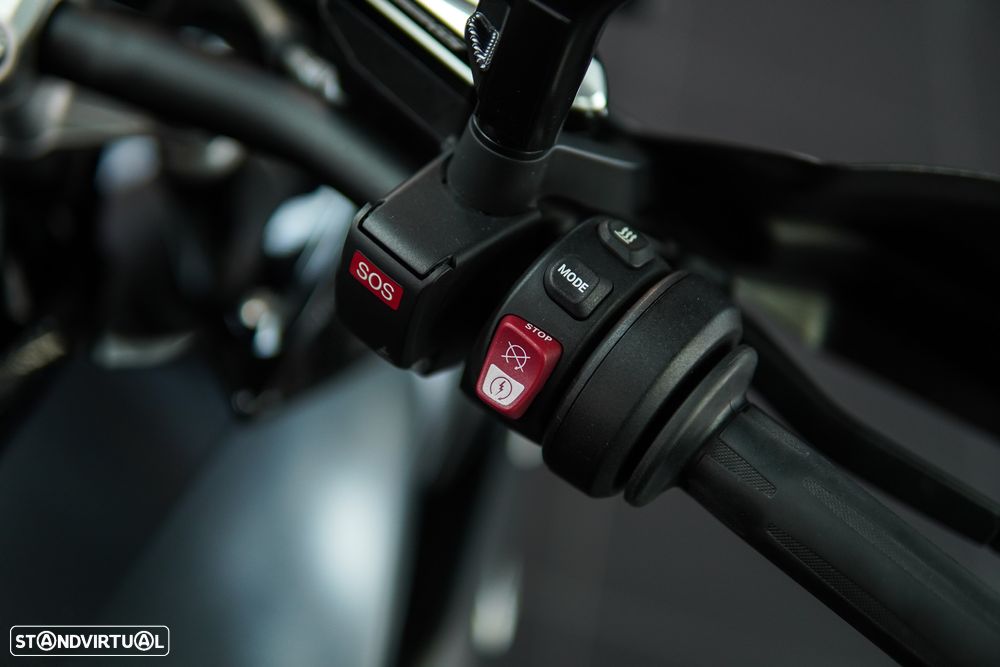 BMW R 1250 GS TRIPLE BLACK Rebaixada - 31