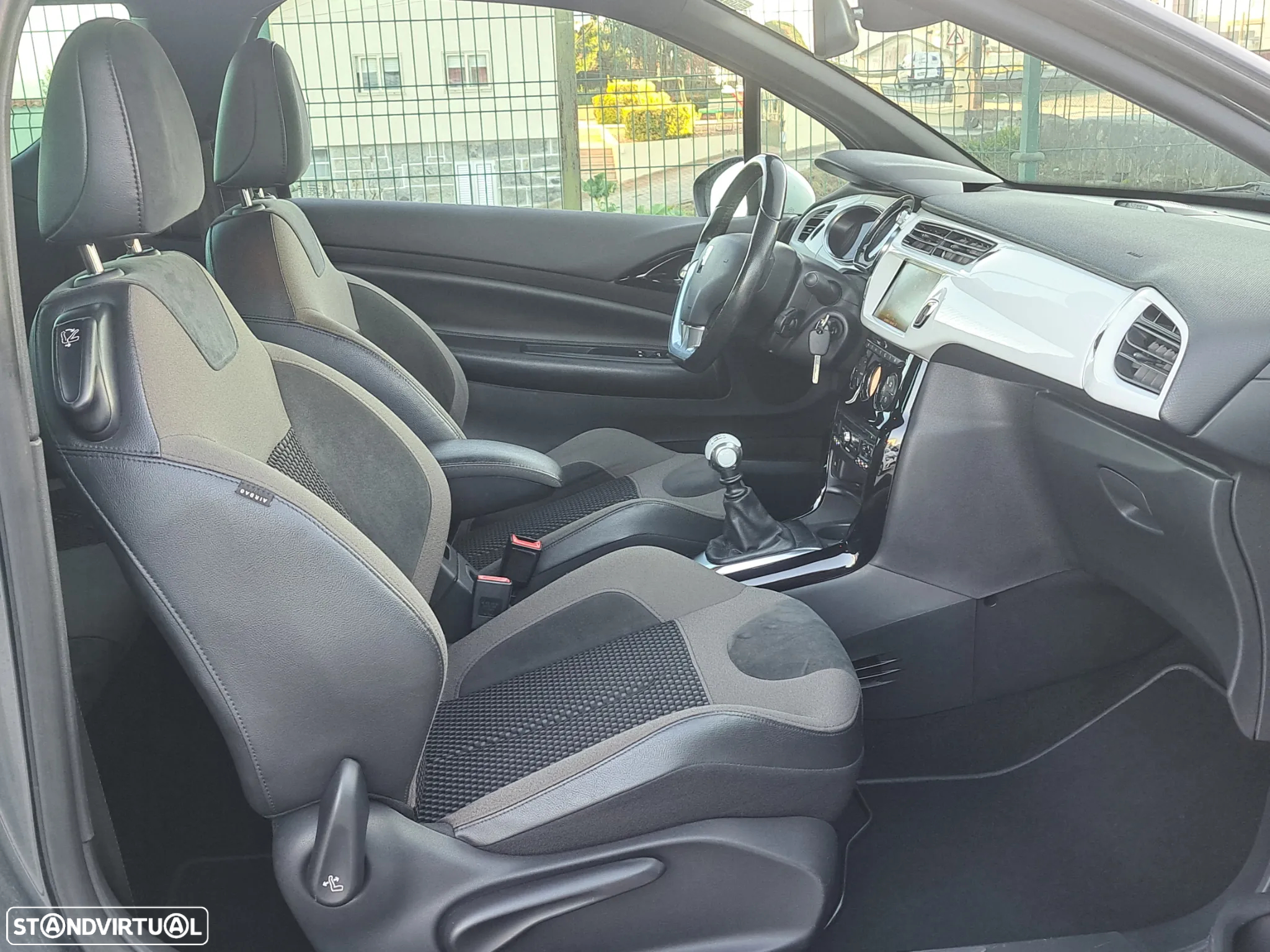 Citroën DS3 1.6 HDi Airdream Sport Chic - 13