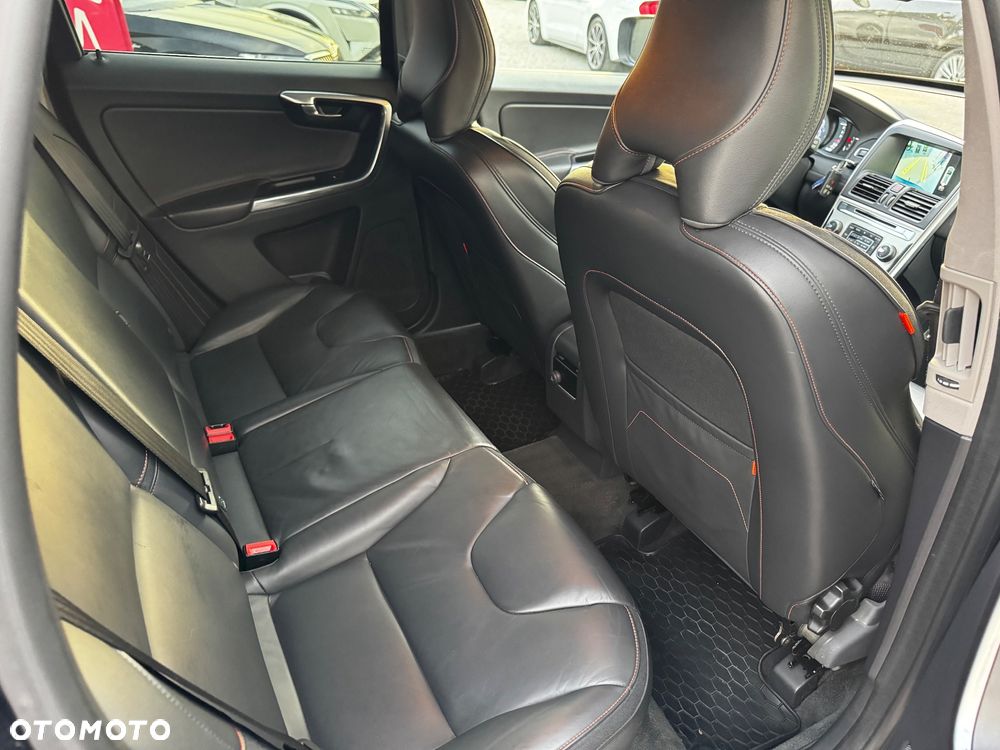 Volvo XC 60 D3 Drive-E Ocean Race - 24