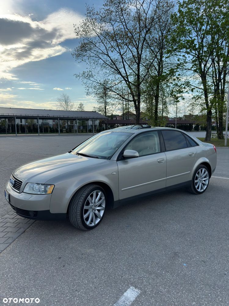 Audi A4 Limousine 1.8T Quattro - 1