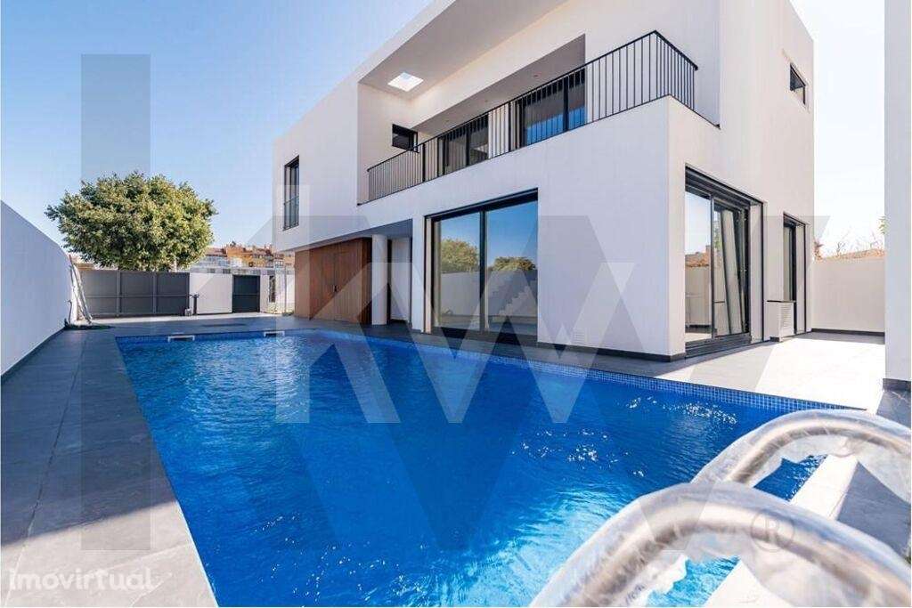 Excelente Moradia T4 - Varanda - Cave - Jardim - Piscína - 5 min da Pr - Grande imagem: 3/49