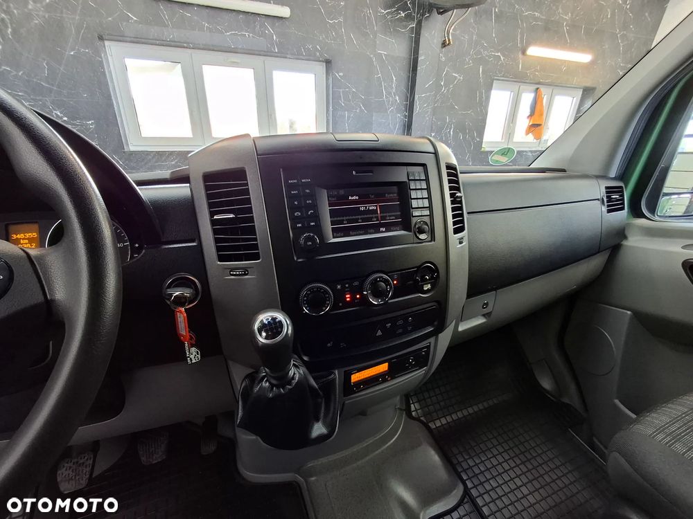 Mercedes-Benz Sprinter 316 2.2 163 KM Klimatyzacja Tempomat Grzany Fotel Alufelgi Wielofunkcyjna Kierownica Hak Elektryczne Szyby + Lusterka Asystenty Duże Radio Z Systemem Nawigacji - 18