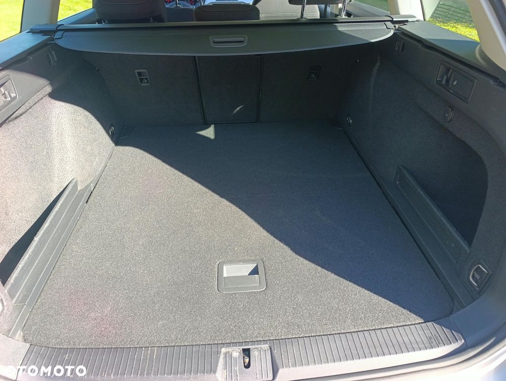 Volkswagen Passat - 21