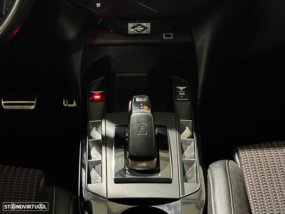 DS DS3 Crossback E-TENSE PERFORMANCE LINE - 23