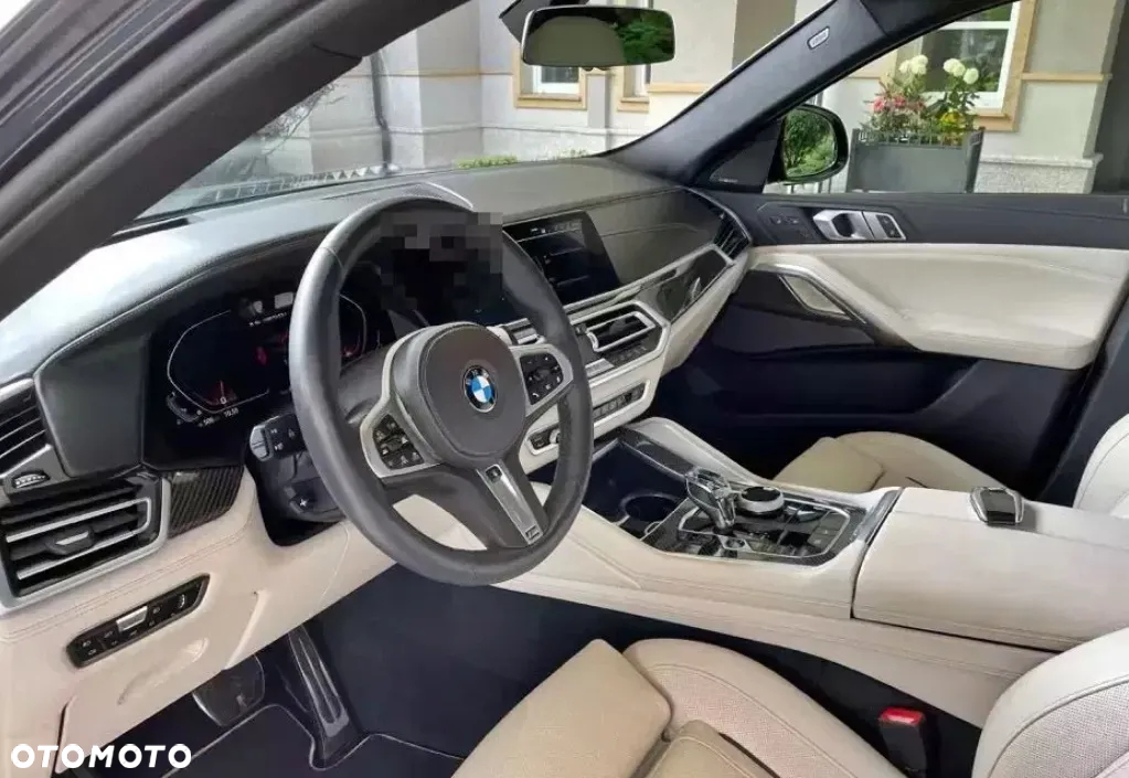BMW X6 M50i - 28