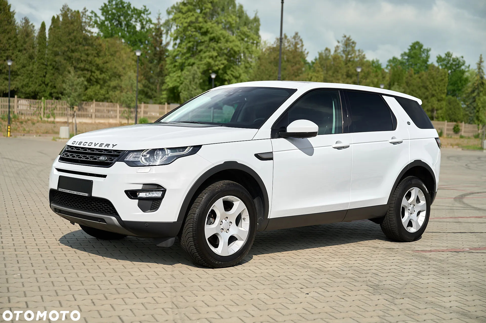 Land Rover Discovery Sport 2.0 eD4 HSE Luxury - 2