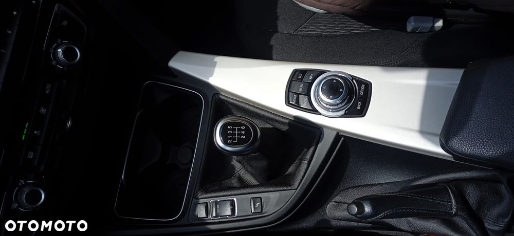 BMW Seria 3 318d - 24